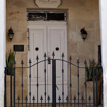 Maison d'hôtes Village Knights 3*