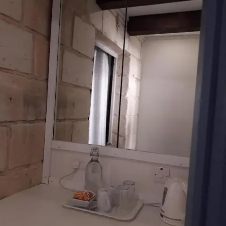 Village Knights 3* Żebbuġ