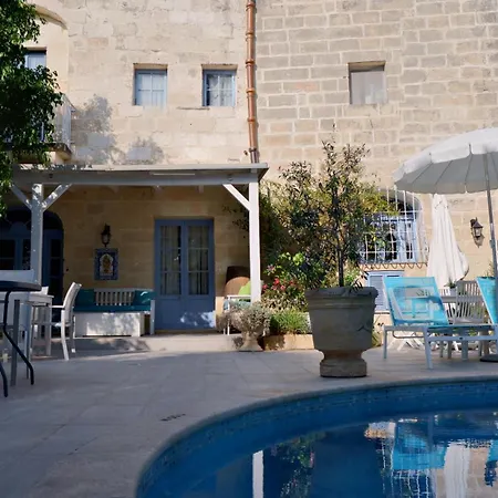 Village Knights Bed & Breakfast *