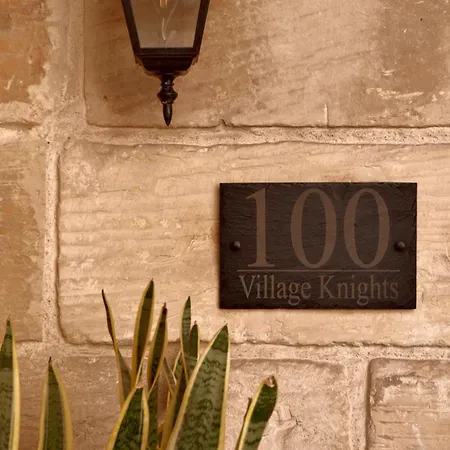 Village Knights Penzion Żebbuġ