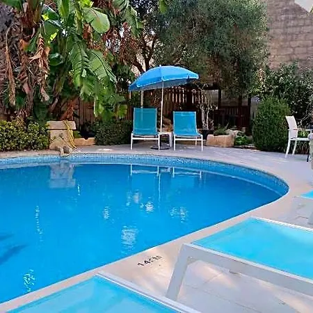 Village Knights Guest house Zebbug (Western Region)