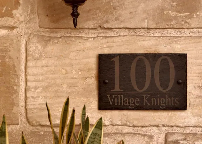 Village Knights 게스트하우스 Żebbuġ