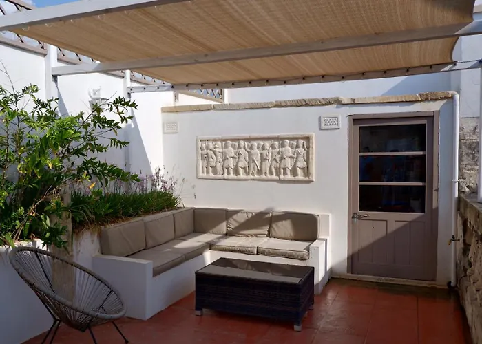 Village Knights 게스트하우스 Żebbuġ